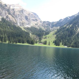 Übern See zur Unteren Traualpe