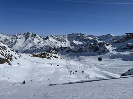 Fotografija s spletne strani Alexander Hirjovatij na poti