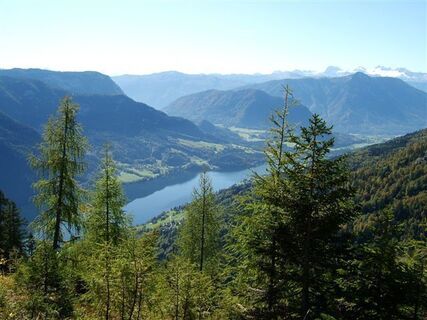 Blick von der Almberghöhe zum Grundlsee
