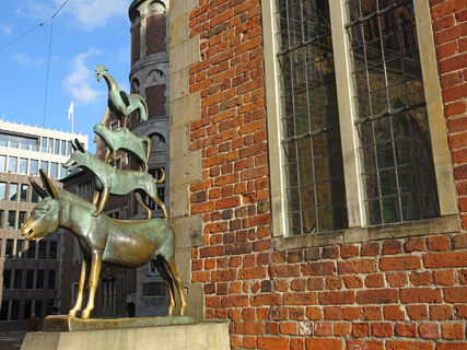 Bremer Stadtmusikanten vor dem Bremer Rathaus