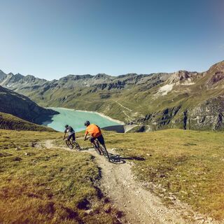 Zinal - Corne de Sorebois mit dem Mountainbike, Abfahrt zum Barrage de Moiry (Moiry Staudamm)