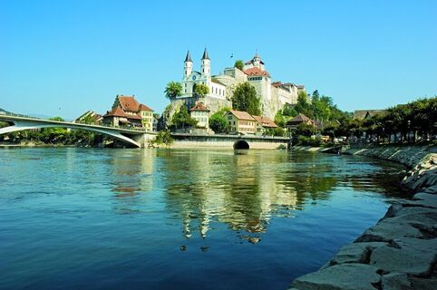 In Aarburg fliesst die Aare rückwärts