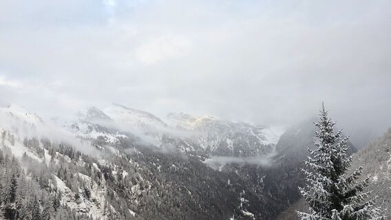 Fotografia z Mădălin na trase