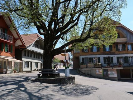 Dorfplatz Guggisberg - Wanderung Guggisberg - Rüschegg