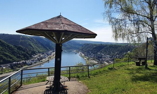 Werlauer Pilz mit Rheinblick