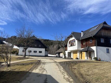 Fotografija s spletne strani Monika Weiss na poti