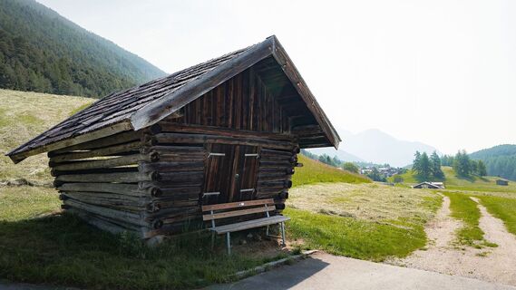 Kulturwanderweg Reith im Sommer_Stadl bei Leithen.jpg