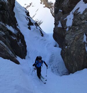 Das sieht bereits nach Skitourencanyoning aus.
