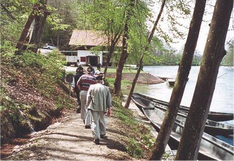 Der Aare entlang, flussab- und aufwärts