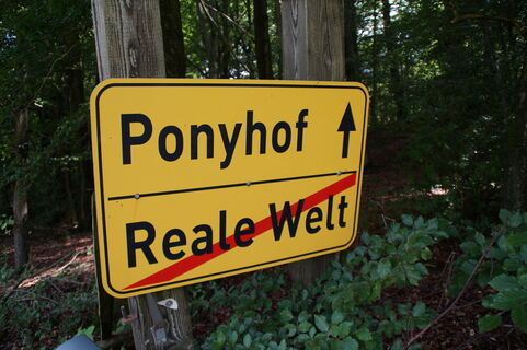 Schild bei Felsenbeck