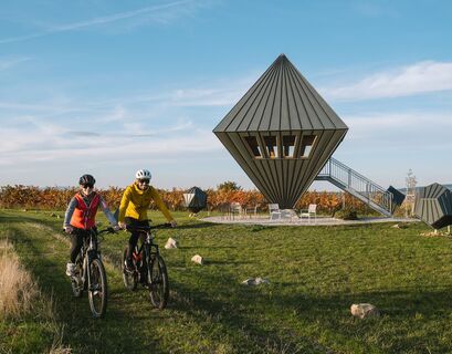 Radfahrer beim Oktaeder in Sigleß.