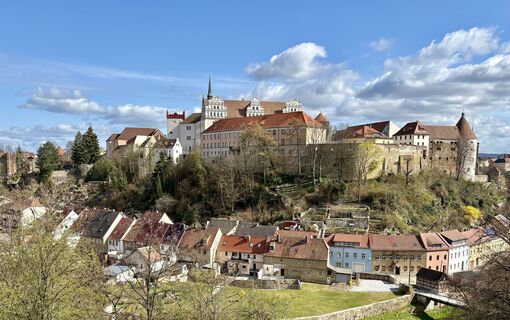 Foto von berg-wanderer entlang der Tour