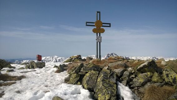Gipfelkreuz Kerschkern 2.225m