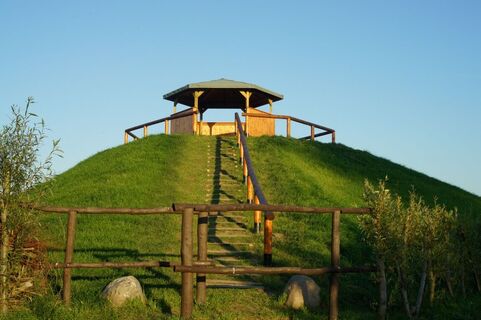 Aussichtsturm im NSG
