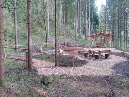 Idyllisches Rastplatzl mit "Schuhlüfter"