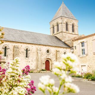 Die romanische Kirche von La Chaize Giraud