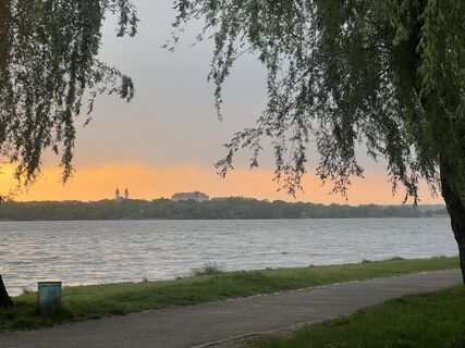 Zdjęcie z Gábor Szomódi wzdłuż trasy