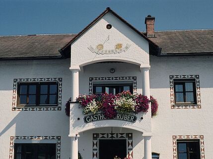 Radlereinkehr: der Gasthof Gruber in Markt Hartmannsdorf.
