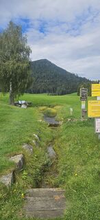Foto von Lpetra entlang der Tour