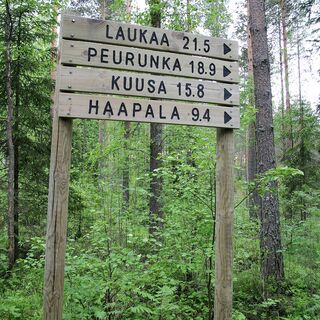 Der Waldweg ist im Gelände sehr gut ausgeschildert.
