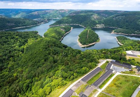 Blick über Vogelsang IP und den Urftsee