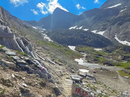 abzweigung-kreuzspitze-venediger-höhenweg-etappe3-c-anna-ladstaetter (1).jpg