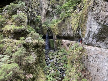 Zdjęcie z Susanne Rechsteiner wzdłuż trasy