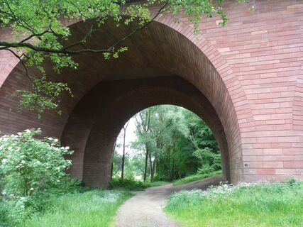 fotogenes Motiv vom Viadukt am Wanderweg 6 