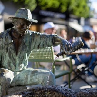 Brunnen Place des Charmettes