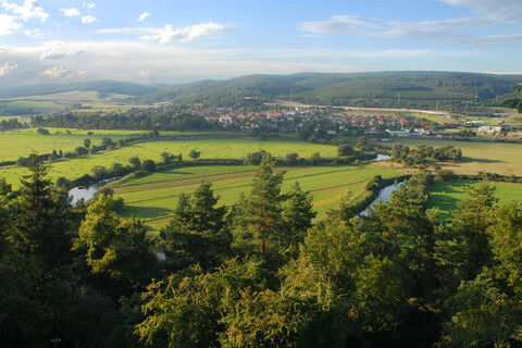 Blick von der Brandenburg zum "Kuchenbrett" im Werratal