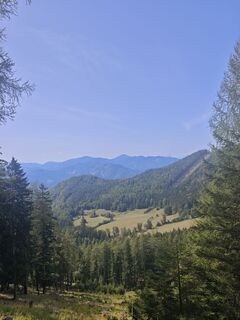 Fotografija s spletne strani Katona Ferk Mariann na poti