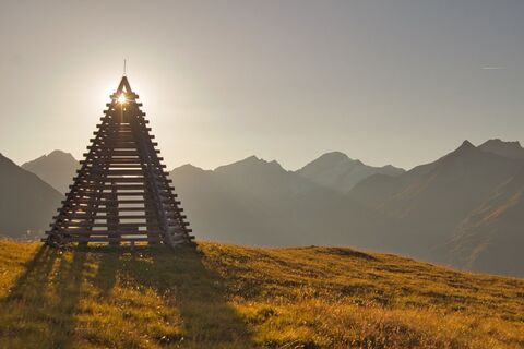 muhs-pyramide-panoramaweg-herbst23-c-anna-ladstaetter.jpeg