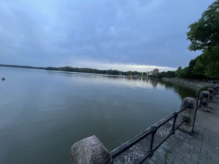 Zdjęcie z Gábor Szomódi wzdłuż trasy