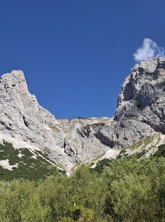 Fotografija s spletne strani Michaela Schnetzinger na poti