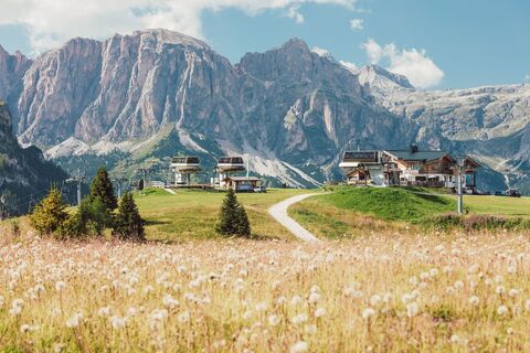 Das Cherz-Plateau mit der Hütte