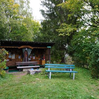 Die unbewirtschaftete Pensionistenhütte lädt zur Rast ein