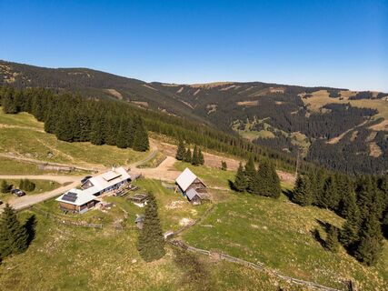 Marienseer Schwaig mit Blick auf das Wetterkoglerhaus