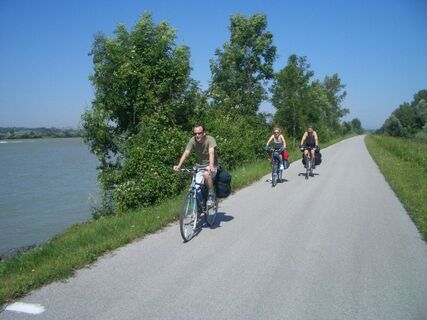 Radfahrer auf den Donau und Machlandradweg
