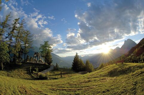 Mösern Friedensglocke Blick ins Inntal