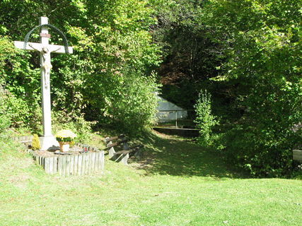 Wegkreuz bei der Lochbrunnenquelle