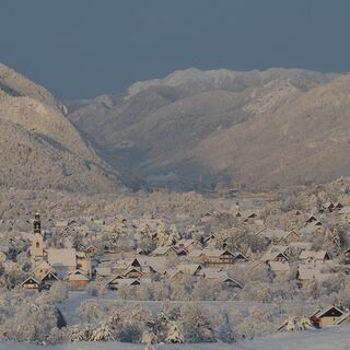 Blick auf Breznica und Žirovnica von Rib