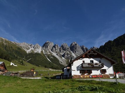 HEIDI Foto - Kemater Alm.jpg