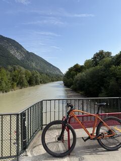 Fotografija s spletne strani Hector Bido na poti
