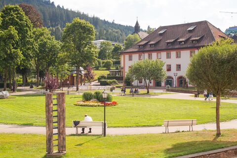 Kurgarten mi Blick auf Haus des Gastes