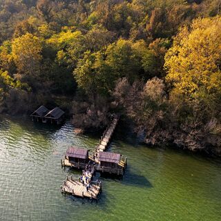 die Pfahlbau-Anlegestelle von Azeglio (Viverone-See)