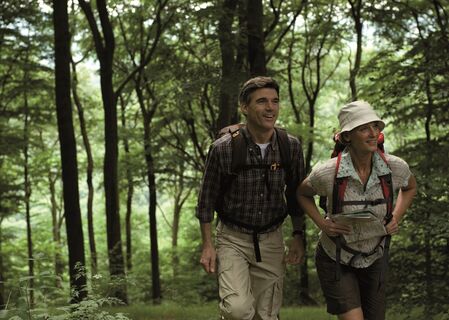 Wanderer auf der Drei-Burgen-Route