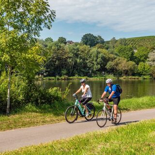 Radfahrer auf dem Saar-Radweg