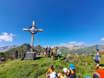 Neues Gipfelkreuz am Hohen Bösring