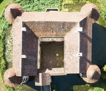 Wasserschloss Glatt von oben