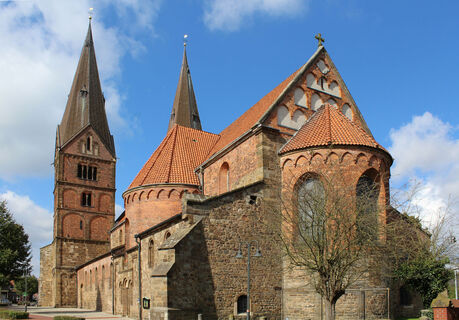 Stiftskirche St. Maternian et St. Nicolai Bücken
